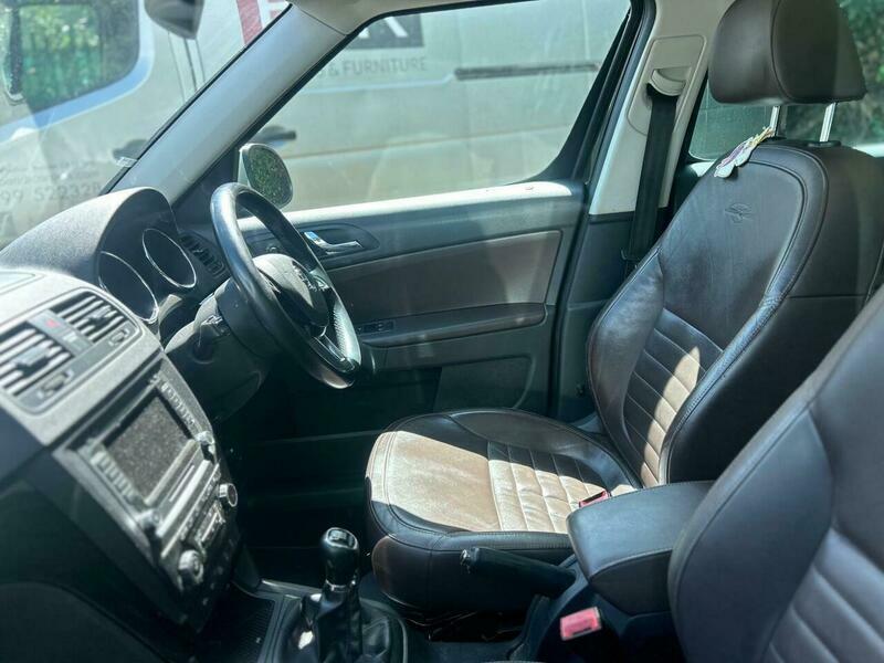 Skoda Yeti 2.0 Tdi Laurin YP64XTS Brown #4