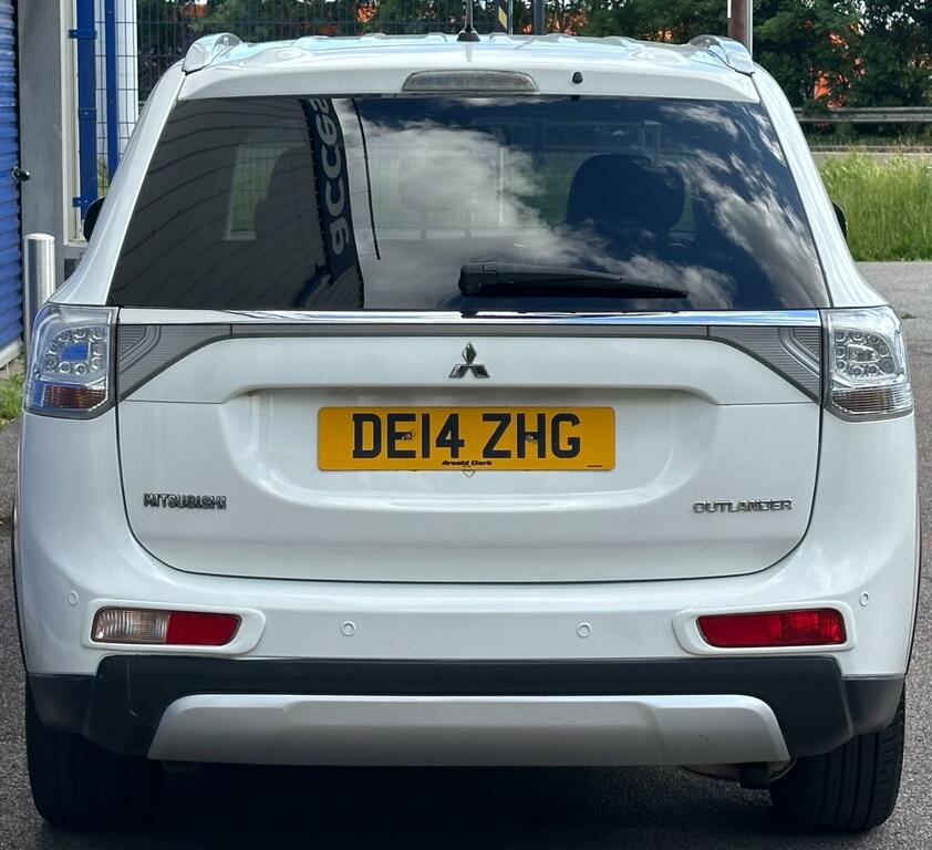 Mitsubishi Outlander Gx3 White #4