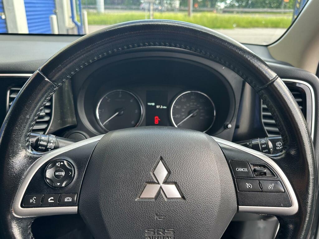 Mitsubishi Outlander Gx4 Black #16