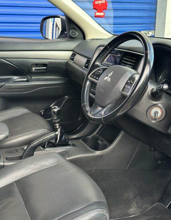 Mitsubishi Outlander Gx4 Black #10