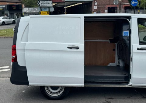Mercedes-Benz Vito 2.0 114 Cdi FJ22VCZ White #4