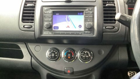 Nissan Note 1.6 16V N-tec Hatchback Euro 4 Silver #7