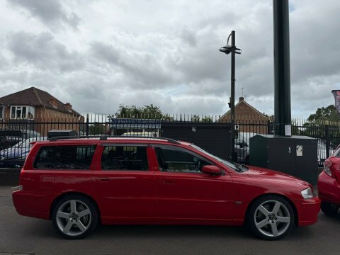 Volvo V70 2.5 R Estate Red #4