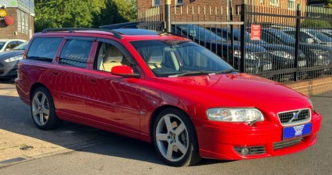 Volvo V70 2.5 R Estate Red #6