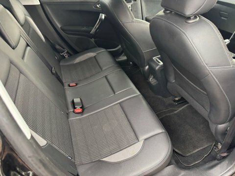 Peugeot 2008 Allure White #11