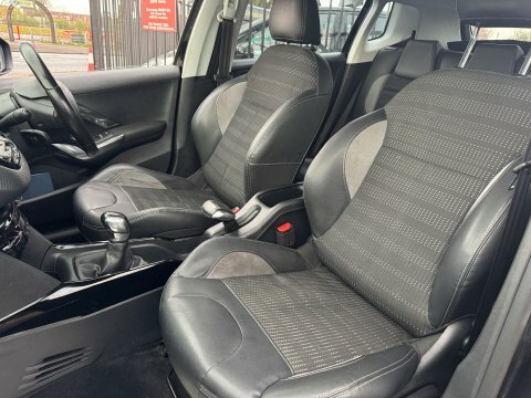 Peugeot 2008 Allure White #13