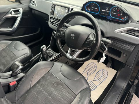 Peugeot 2008 Allure White #2