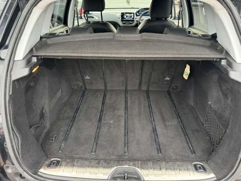 Peugeot 2008 Allure White #10