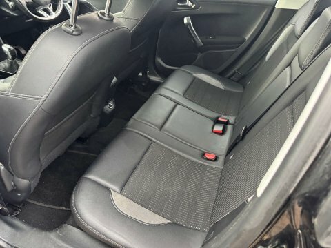 Peugeot 2008 Allure White #15