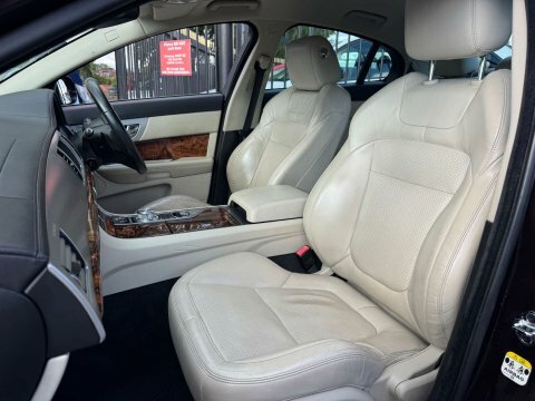 Jaguar XF 3.0D V6 Premium Luxury 11 Services Gold #17