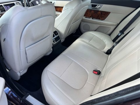 Jaguar XF 3.0D V6 Premium Luxury 11 Services Gold #14