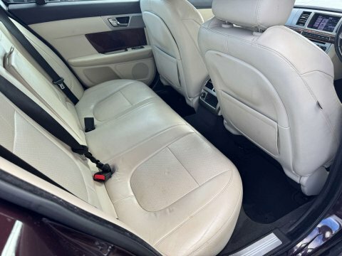 Jaguar XF 3.0D V6 Premium Luxury 11 Services Gold #11