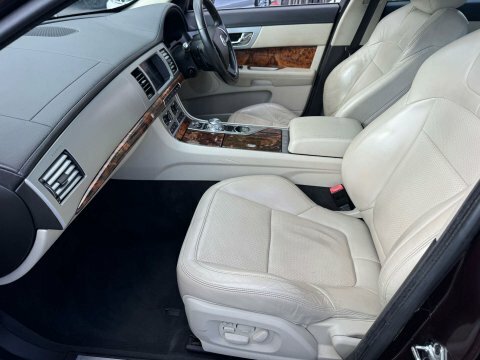 Jaguar XF 3.0D V6 Premium Luxury 11 Services Gold #18
