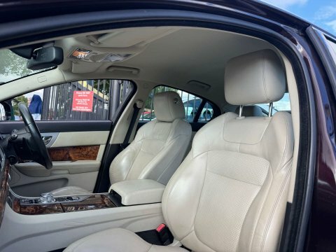 Jaguar XF 3.0D V6 Premium Luxury 11 Services Gold #21