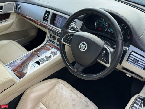 Jaguar XF 3.0D V6 Premium Luxury 11 Services Gold #22