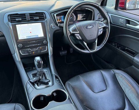 Ford Mondeo 2.0 Tivct Titanium Red