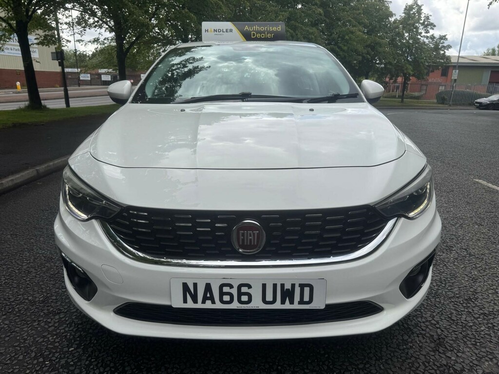 Fiat Tipo 1.6 Multijetii Lounge Hatchback #2