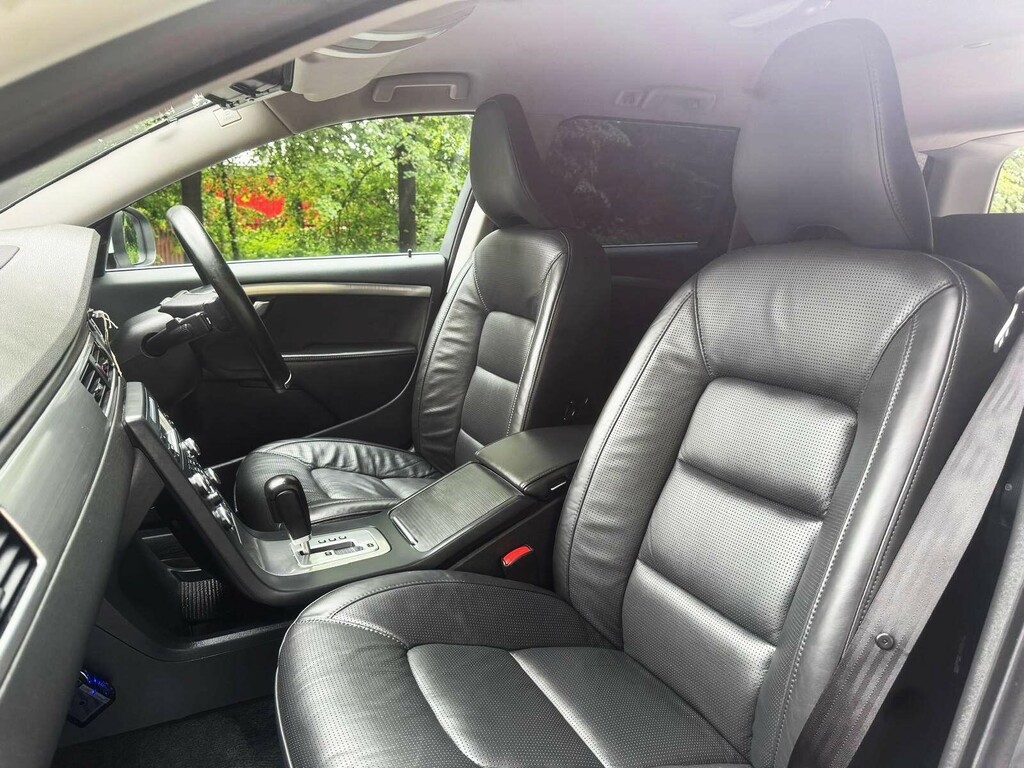 Volvo V70 Se Blue #40