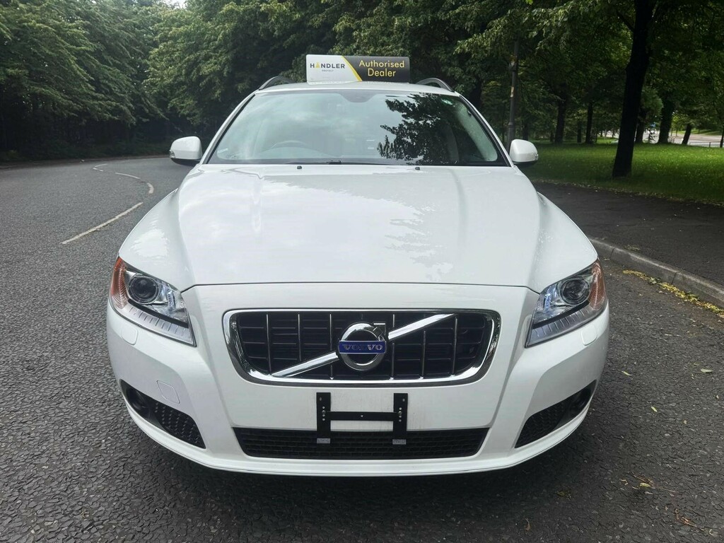 Volvo V70 2.0 T5 Se Lux Powershift Estate  #2
