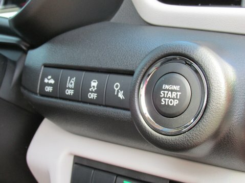 Suzuki Swift 1.2 Mild Hybrid Ultra Cvt White #52