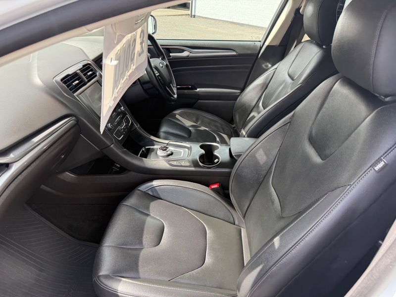 Ford 1.5 Ecoblue 120 Titanium Powershift Black #40