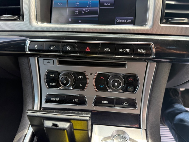 Jaguar XF 2012 62 2.2D Grey #27