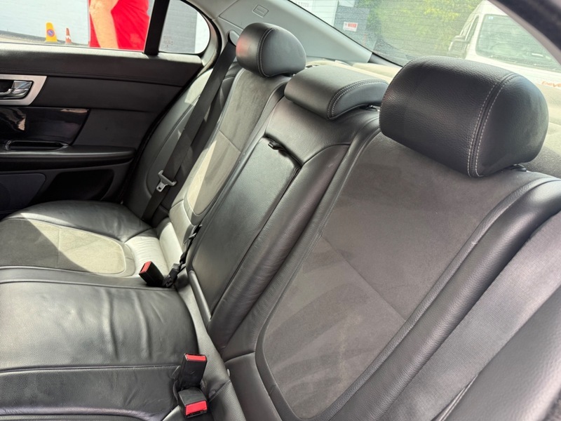 Jaguar XF 2012 62 2.2D Grey #35