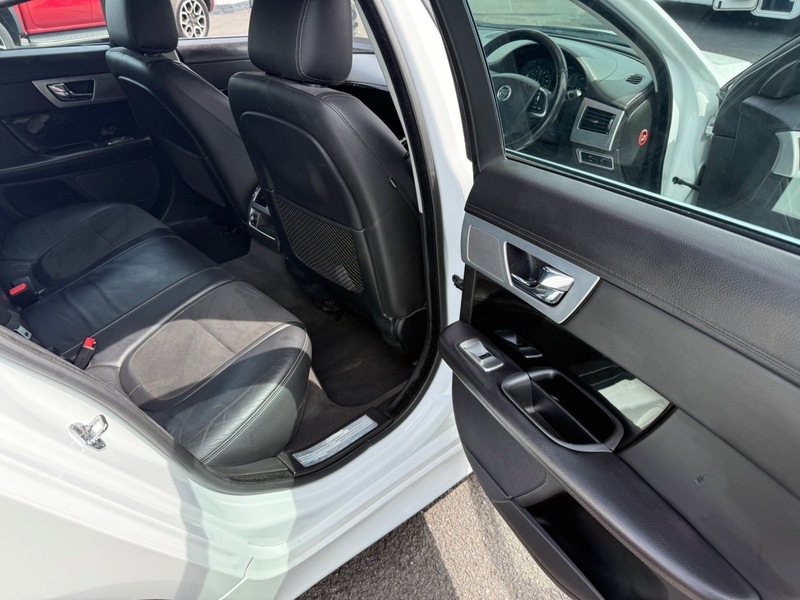 Jaguar XF 2012 62 2.2D Grey #30