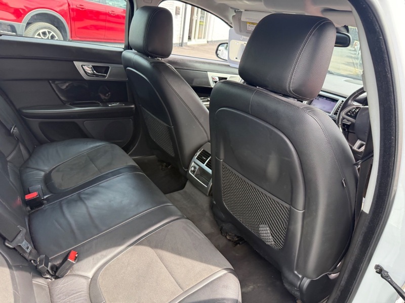 Jaguar XF 2012 62 2.2D Grey #32