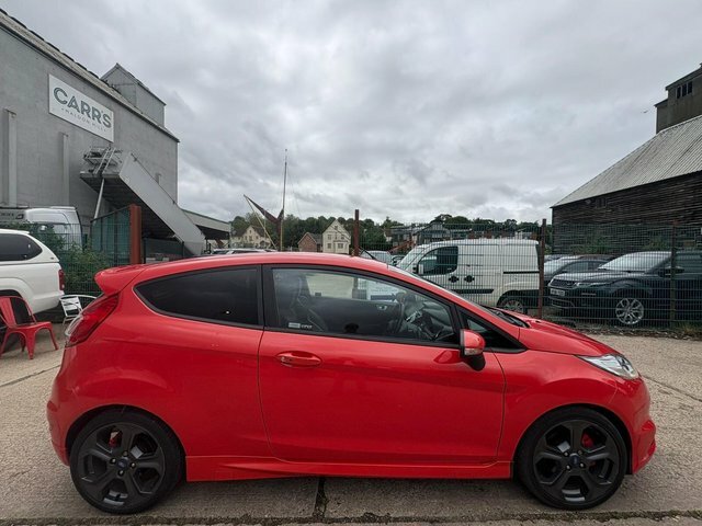 Ford Fiesta 1.6T Ecoboost St-3 Euro 6 BG17YFO Orange #2