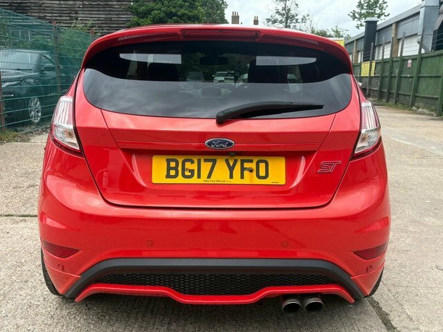 Ford Fiesta 1.6T Ecoboost St-3 Euro 6 BG17YFO Orange #4