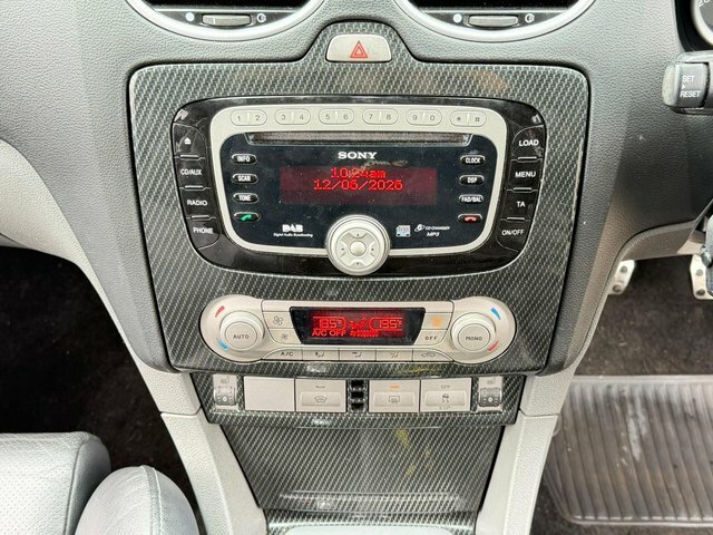 Ford Focus Zetec 5-Door Black #18