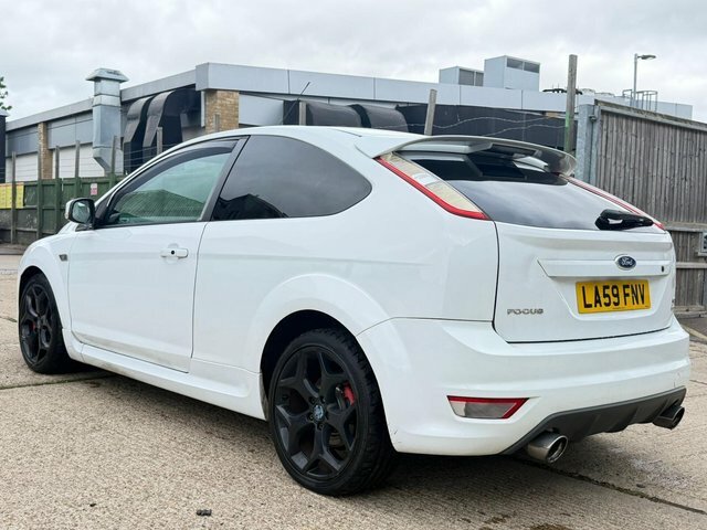 Ford Focus Zetec 5-Door Black #5