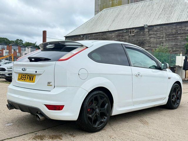 Ford Focus Zetec 5-Door Black #3