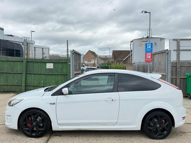 Ford Focus Zetec 5-Door Black #6