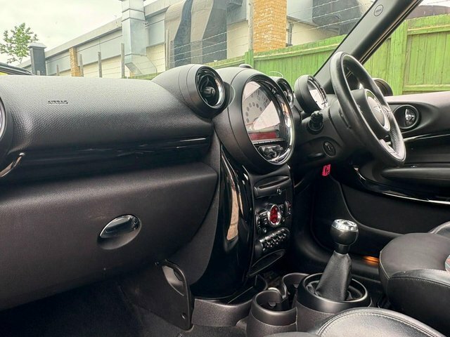 Mini Paceman White #16