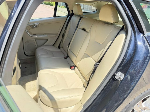 Volvo V60 Business Edition Red #15