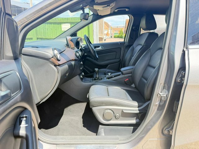 Mercedes-Benz B Class B 180 Amg Line Premium D Silver #29