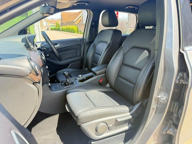 Mercedes-Benz B Class B 180 Amg Line Premium D Silver #30