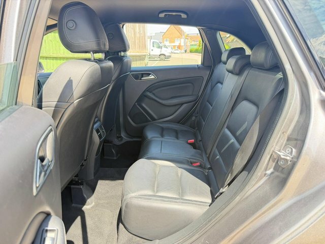 Mercedes-Benz B Class B 180 Amg Line Premium D Silver #17