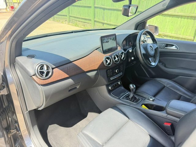 Mercedes-Benz B Class B 180 Amg Line Premium D Silver #10