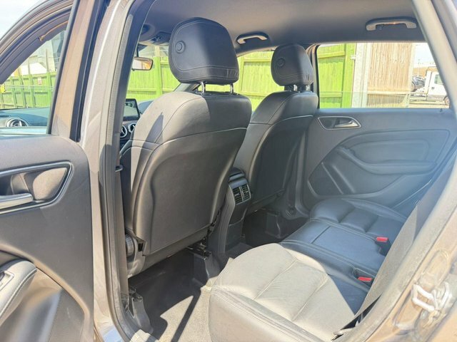 Mercedes-Benz B Class B 180 Amg Line Premium D Silver #19