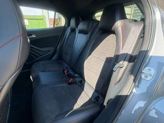 Mercedes-Benz GLA Class Gla 220 D 4Matic Sport Premium Blue #16