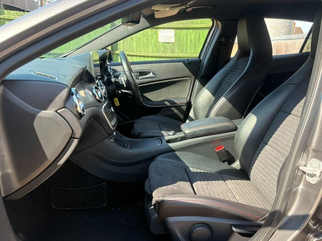 Mercedes-Benz GLA Class Gla 220 D 4Matic Sport Premium Blue #18