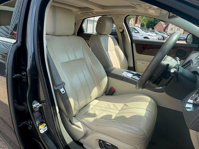 Jaguar XJ Saloon 3.0D V6 Portfolio Euro 5 Ss Lw Red #10