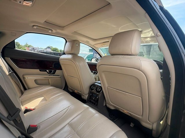 Jaguar XJ Saloon 3.0D V6 Portfolio Euro 5 Ss Lw Red #14