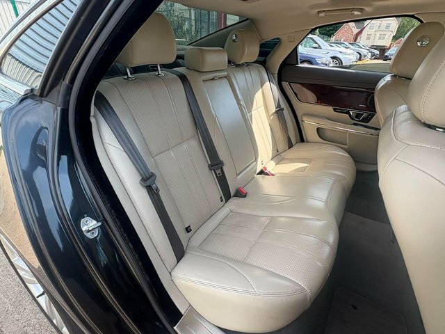 Jaguar XJ Saloon 3.0D V6 Portfolio Euro 5 Ss Lw Red #13