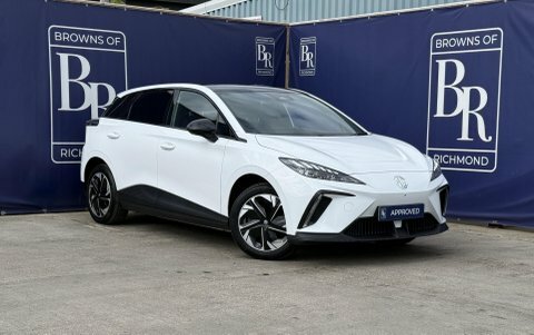 MG MG4 64Kwh Trophy Long White