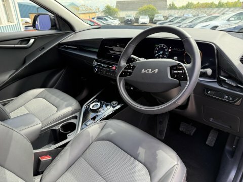 Kia e-Niro 64.8Kwh 3 Suv YP23DYD Black #2