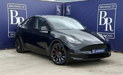 Tesla Model Y Dual Motor Performance Black